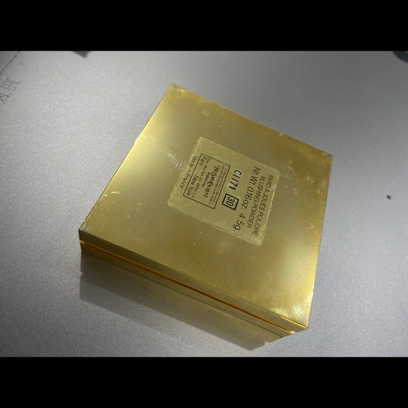 Vintage YSL blush - Picture 5 of 5
